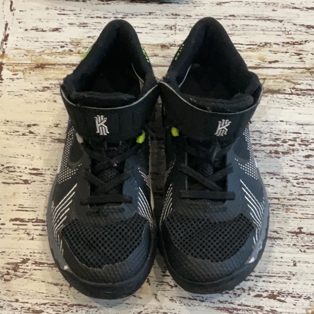 Nike Kyrie Basketball shoes